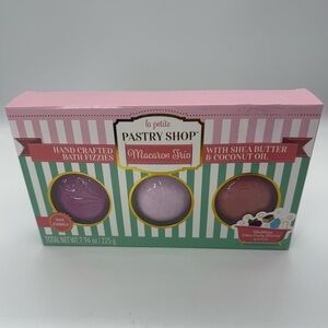 La Petite Pastry Shop Handcrafted Macaron Bath Fizzies 3-Piece Cute Gift Set